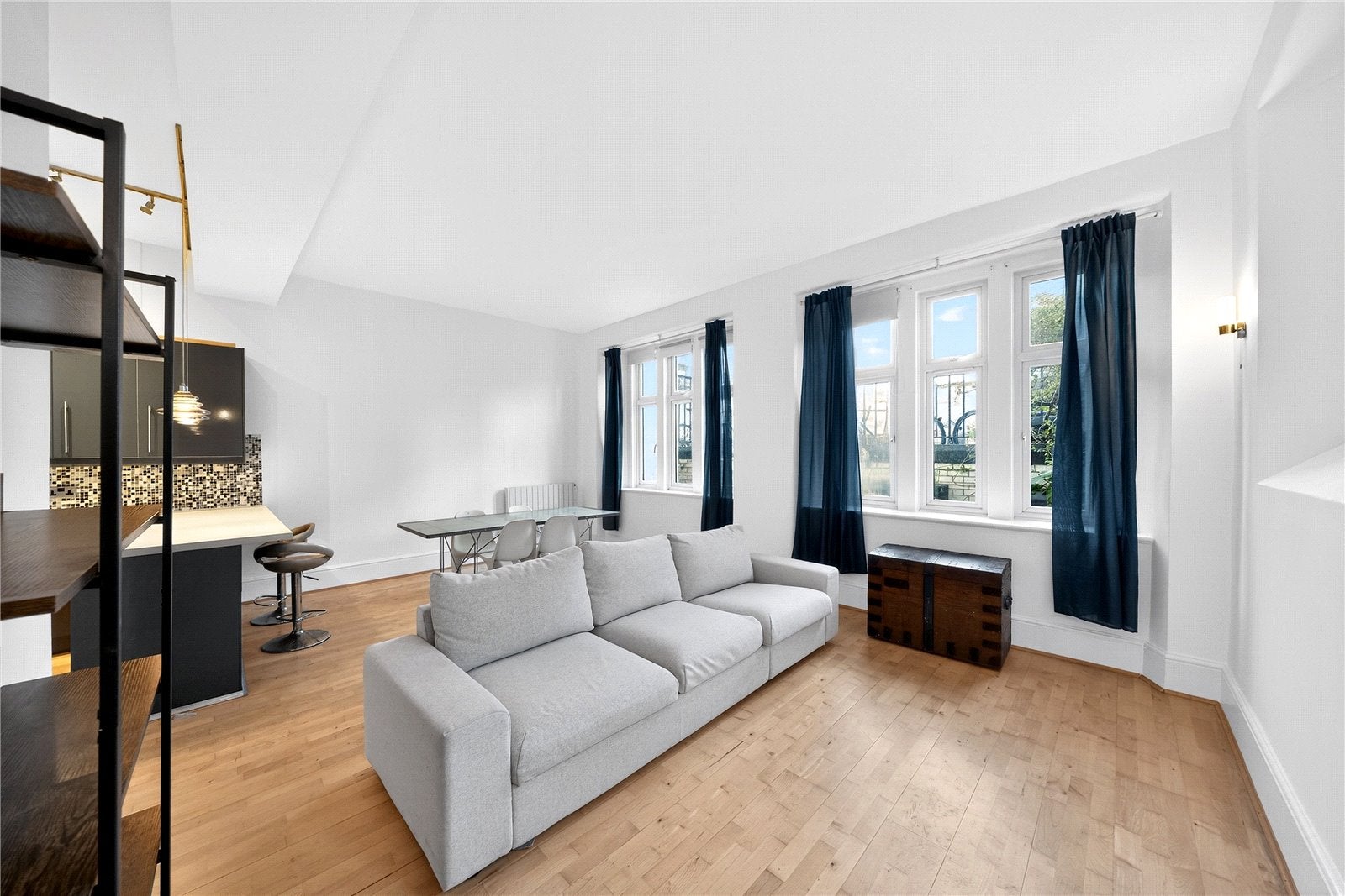 Flat Mason Street in Greater London