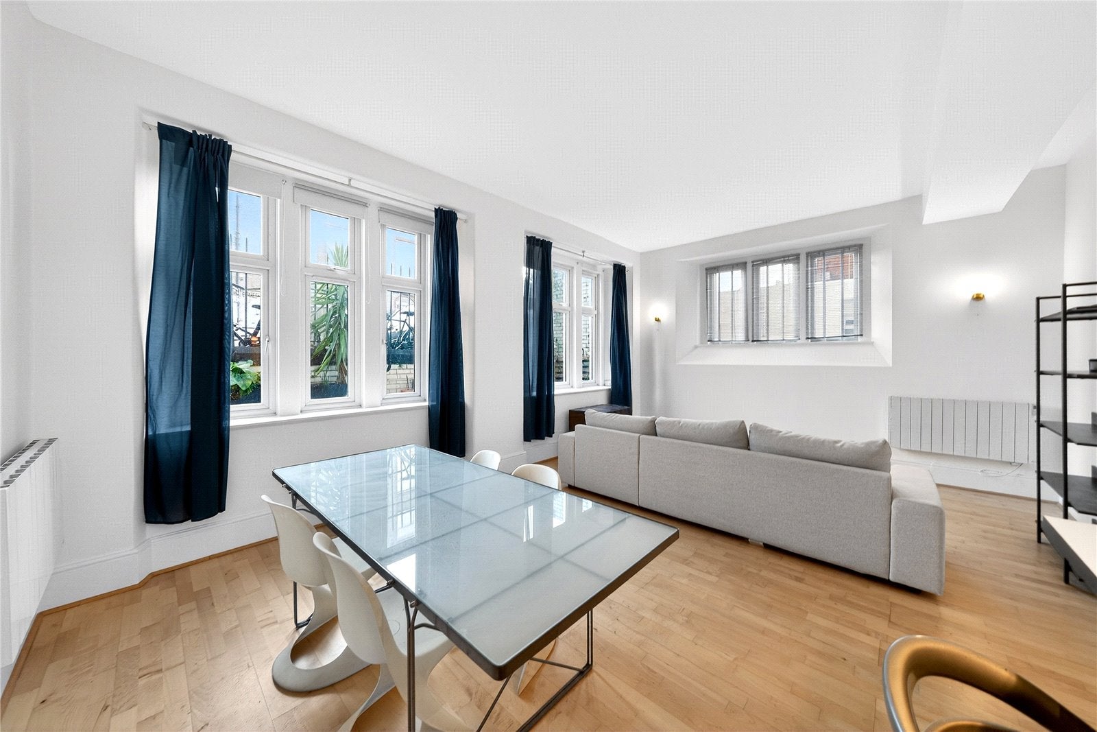 Flat Mason Street in Greater London