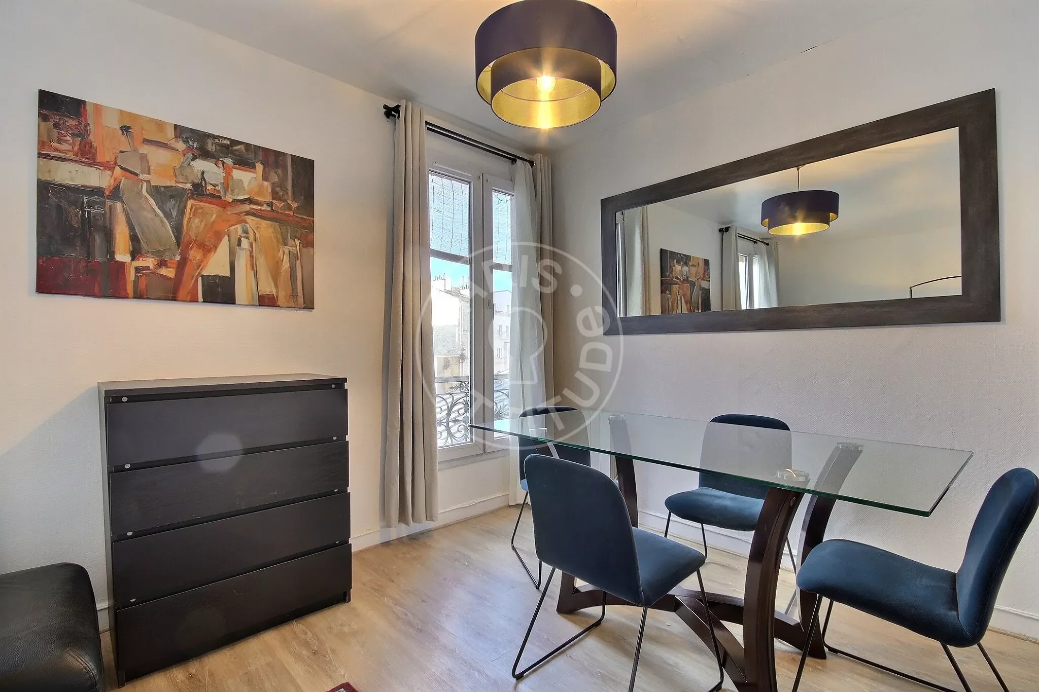 Appartement Place Gambetta à Paris