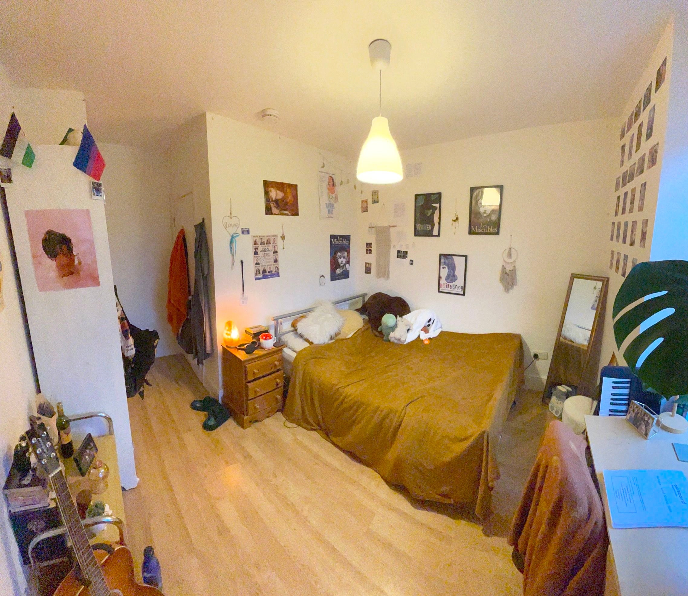 Room Parkers Road in Sheffield