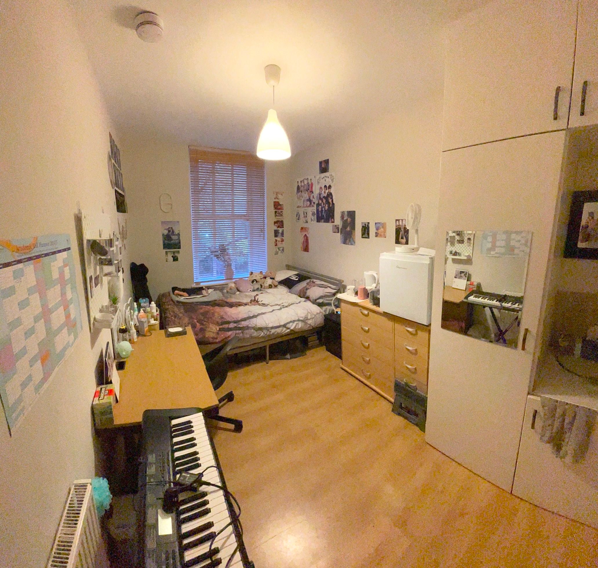 Room Parkers Road in Sheffield