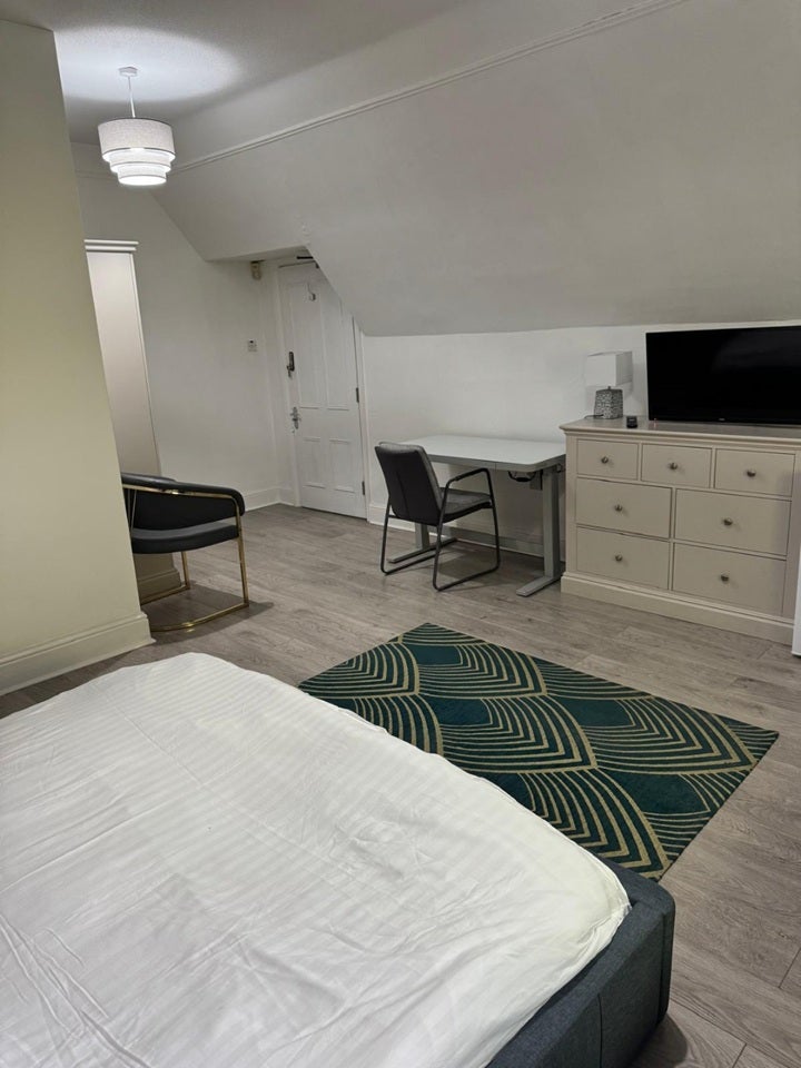 Room Broomfield Road in Sheffield