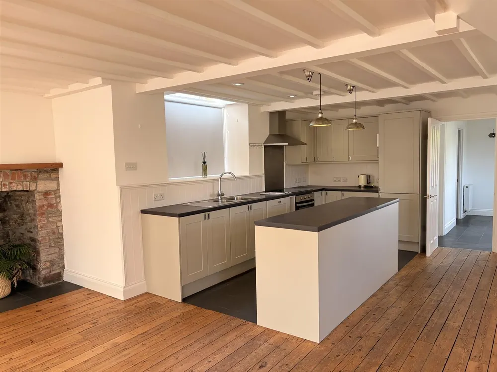 House Pentewan Road in London Apprentice