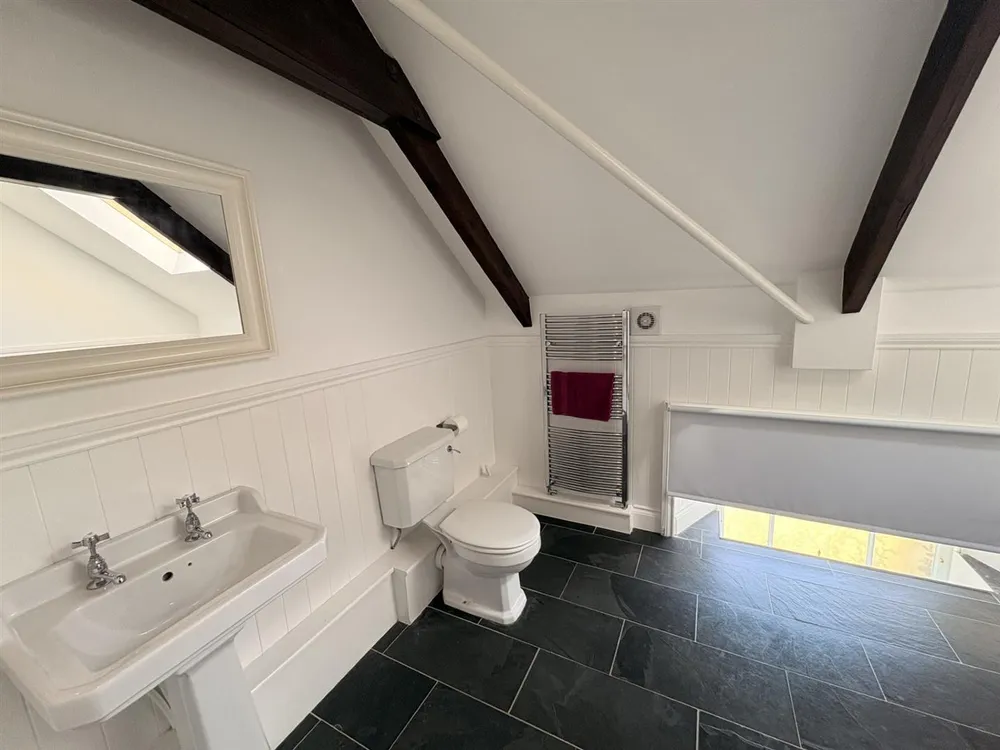 House Pentewan Road in London Apprentice