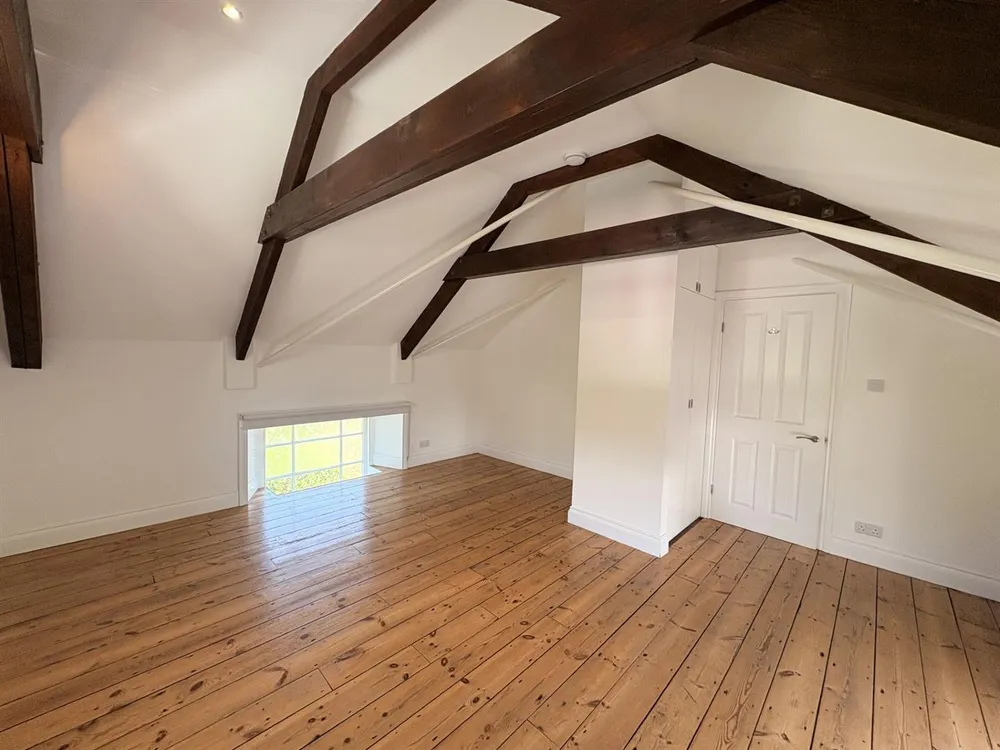 House Pentewan Road in London Apprentice