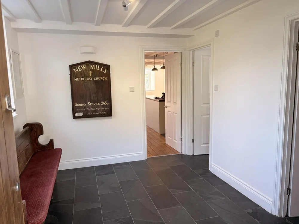 House Pentewan Road in London Apprentice