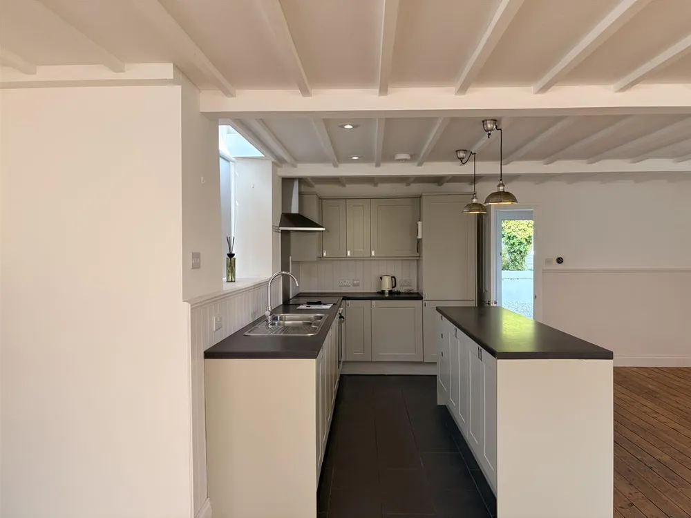 House Pentewan Road in London Apprentice