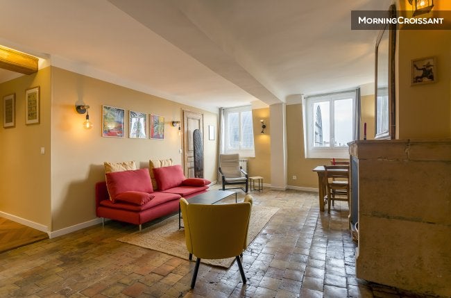 Flat Place Louis Pradel in Lyon