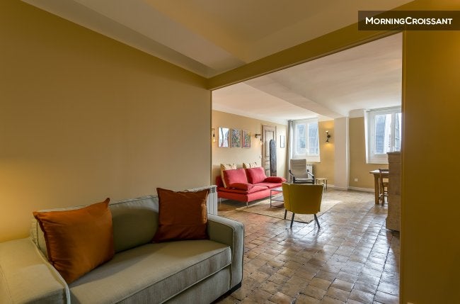 Flat Place Louis Pradel in Lyon
