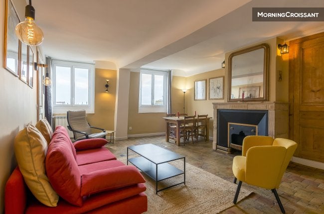 Flat Place Louis Pradel in Lyon