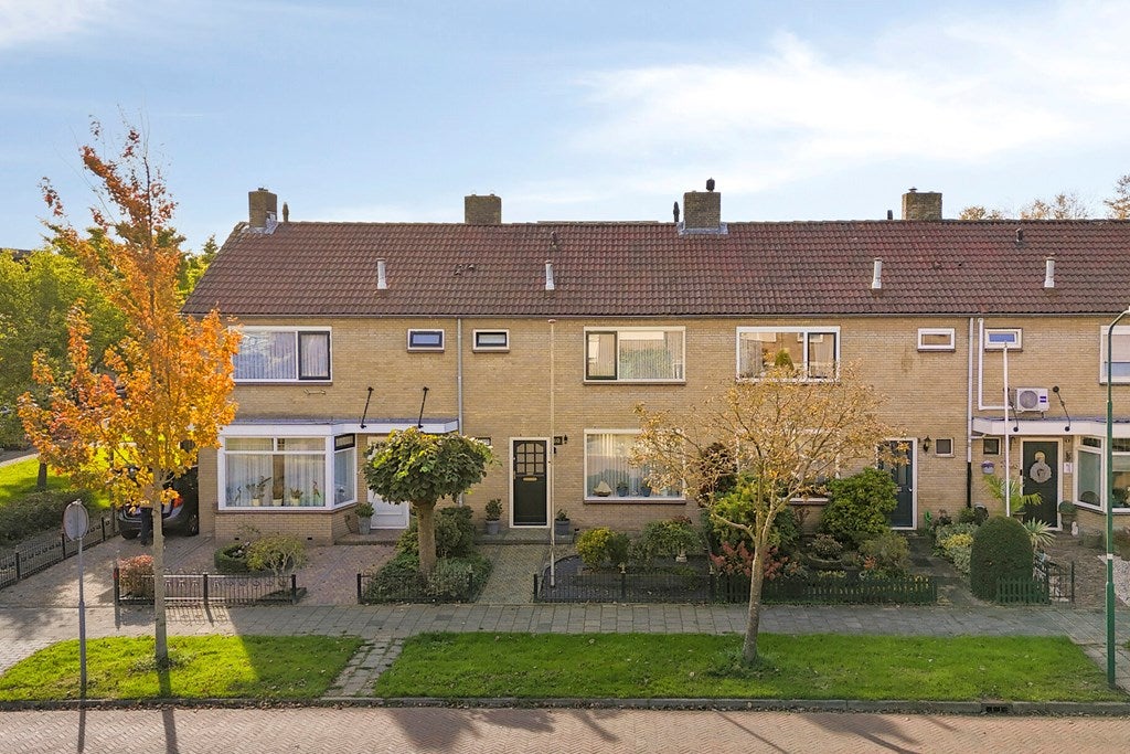 Huis Almarestraat 10 in Bunschoten-Spakenburg