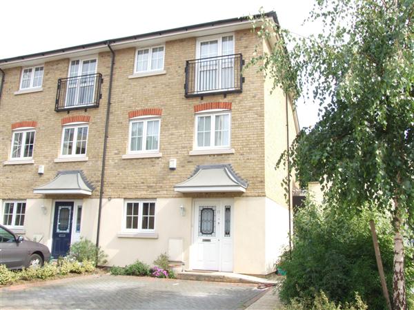 House Old Forge Road in Greater London