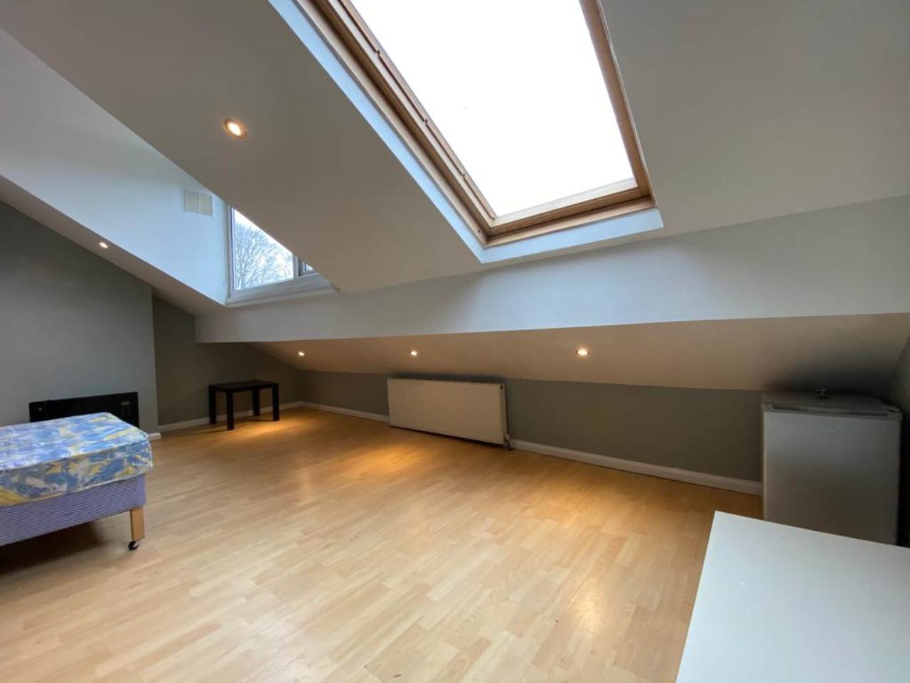 Room Bankfield Road in Leeds