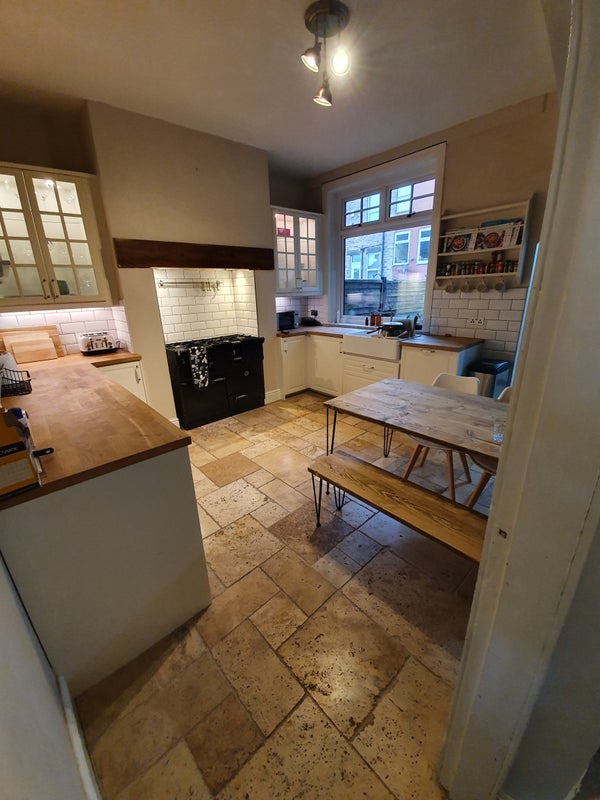 Room Ash Grove in Leeds