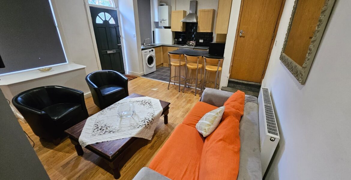 Flat Pennington Street in Leeds