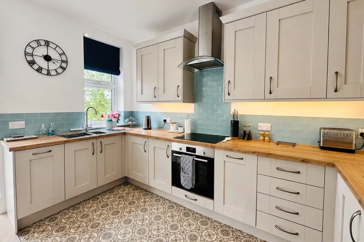 Flat Harlow Moor Drive in Harrogate