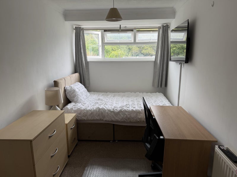 Room Colne Place in Basildon