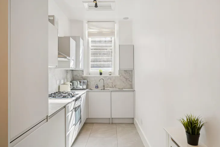 Flat Sloane Gardens in Greater London