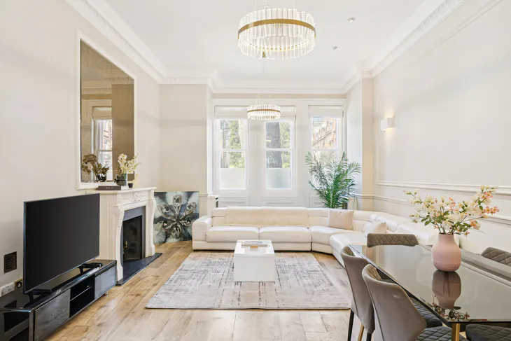 Flat Sloane Gardens in Greater London