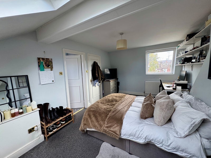Room Dorothy Road in Greater London