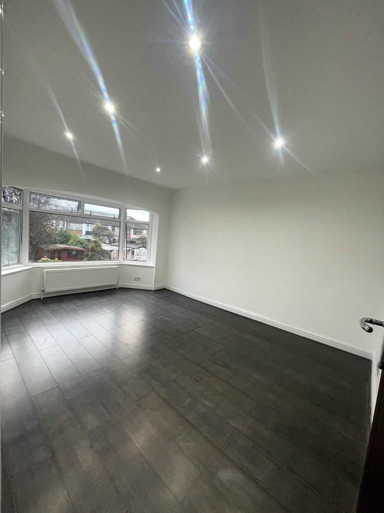 House Sandhurst Drive in Greater London
