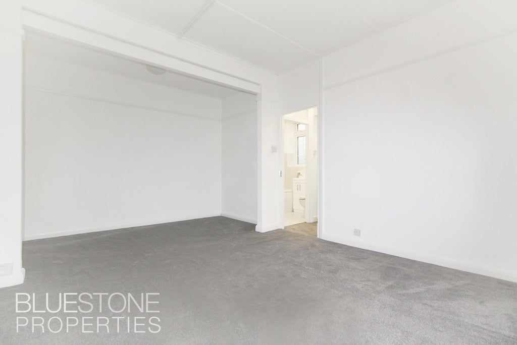Flat Wellington Road in Greater London