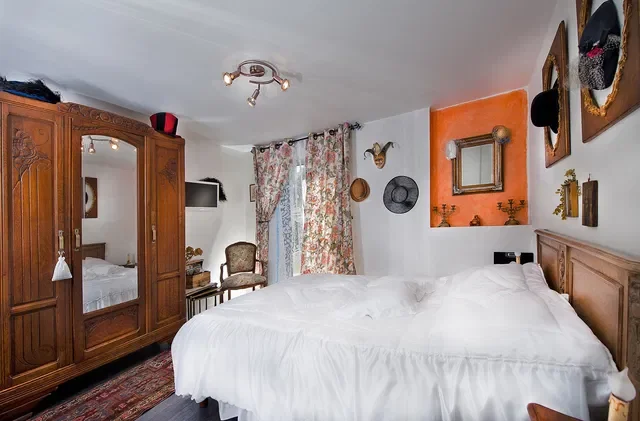 Room D 38 in Authou