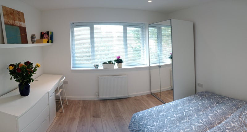 Room Cavendish Avenue in Greater London