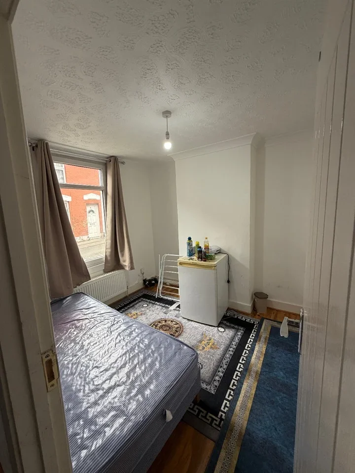 Room Gladstone Road in Chatham
