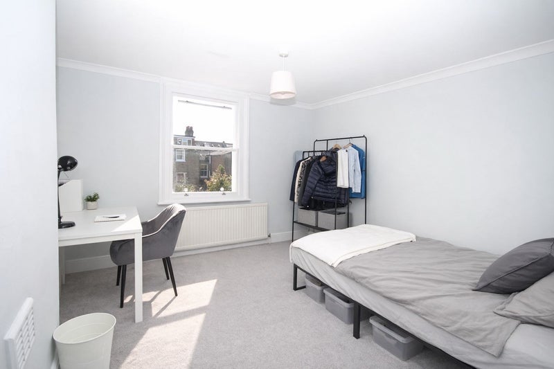 Flat Ulysses Road in Greater London