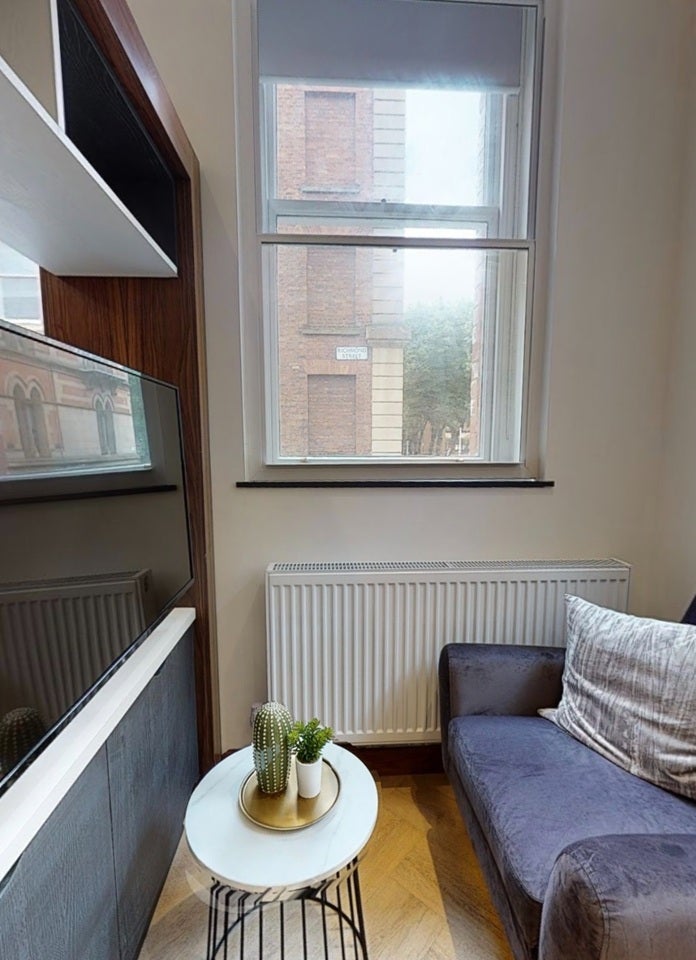 Room Minshull Street in Manchester