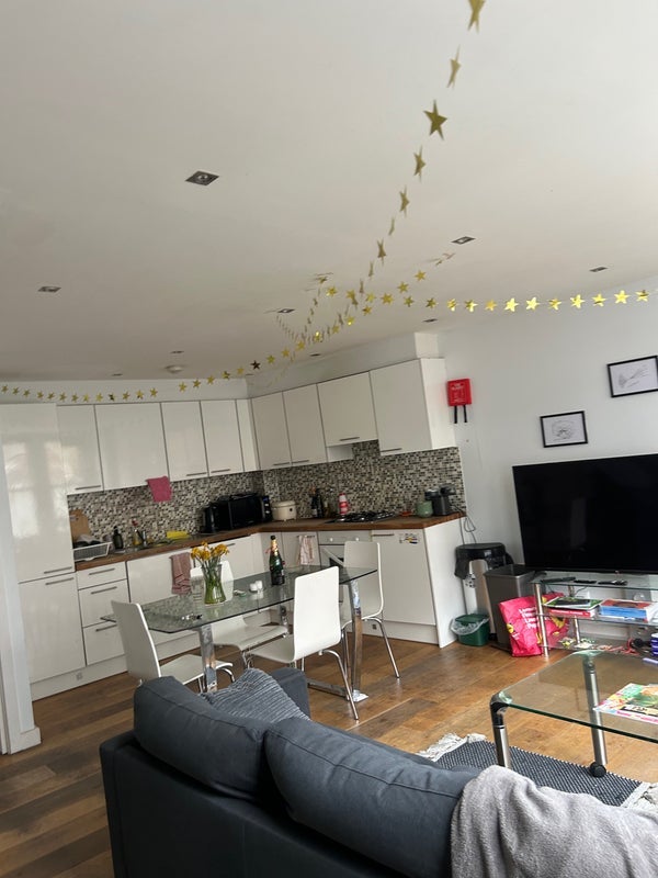 Room Hackney Road in Greater London