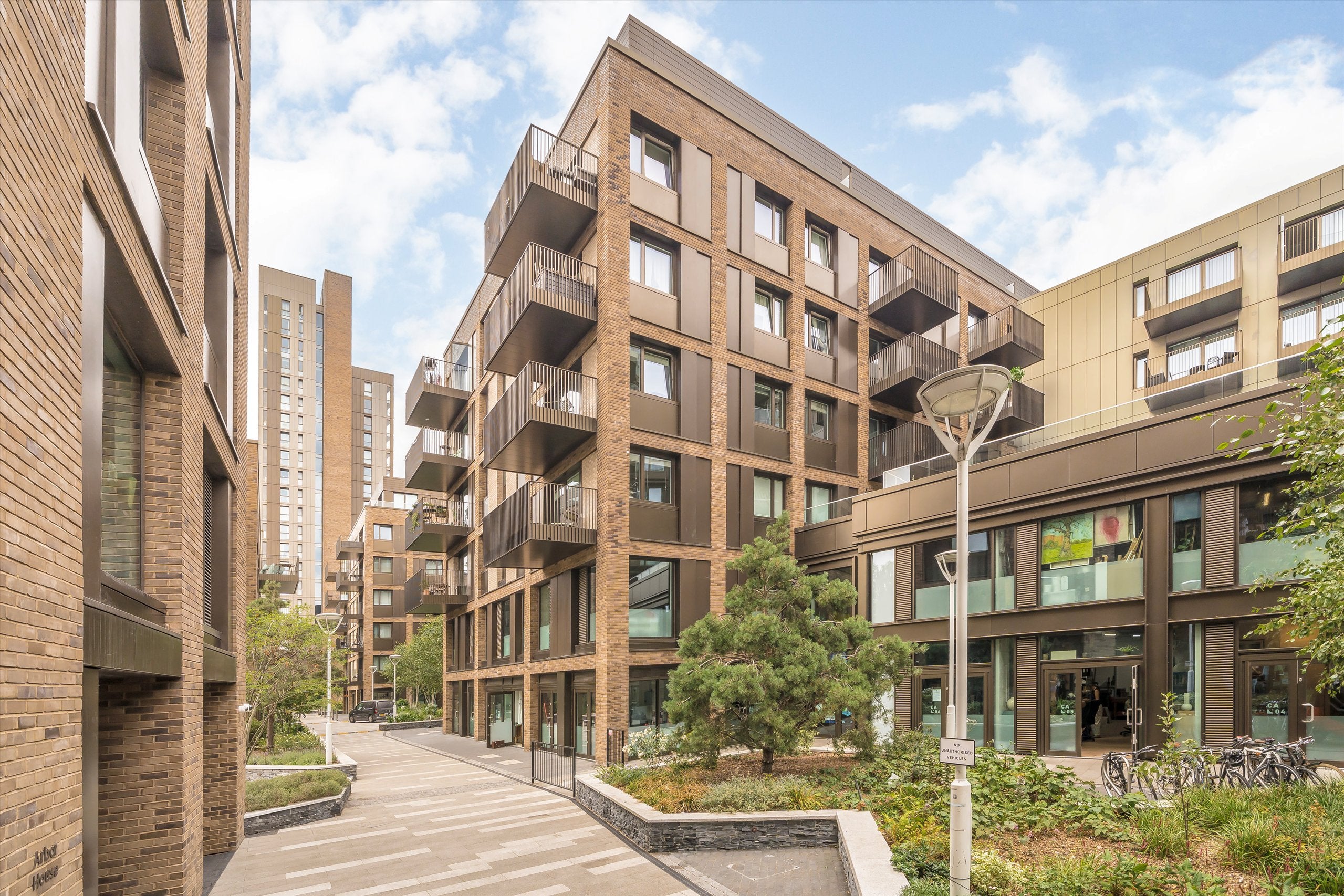 Flat Moulding Lane in Greater London