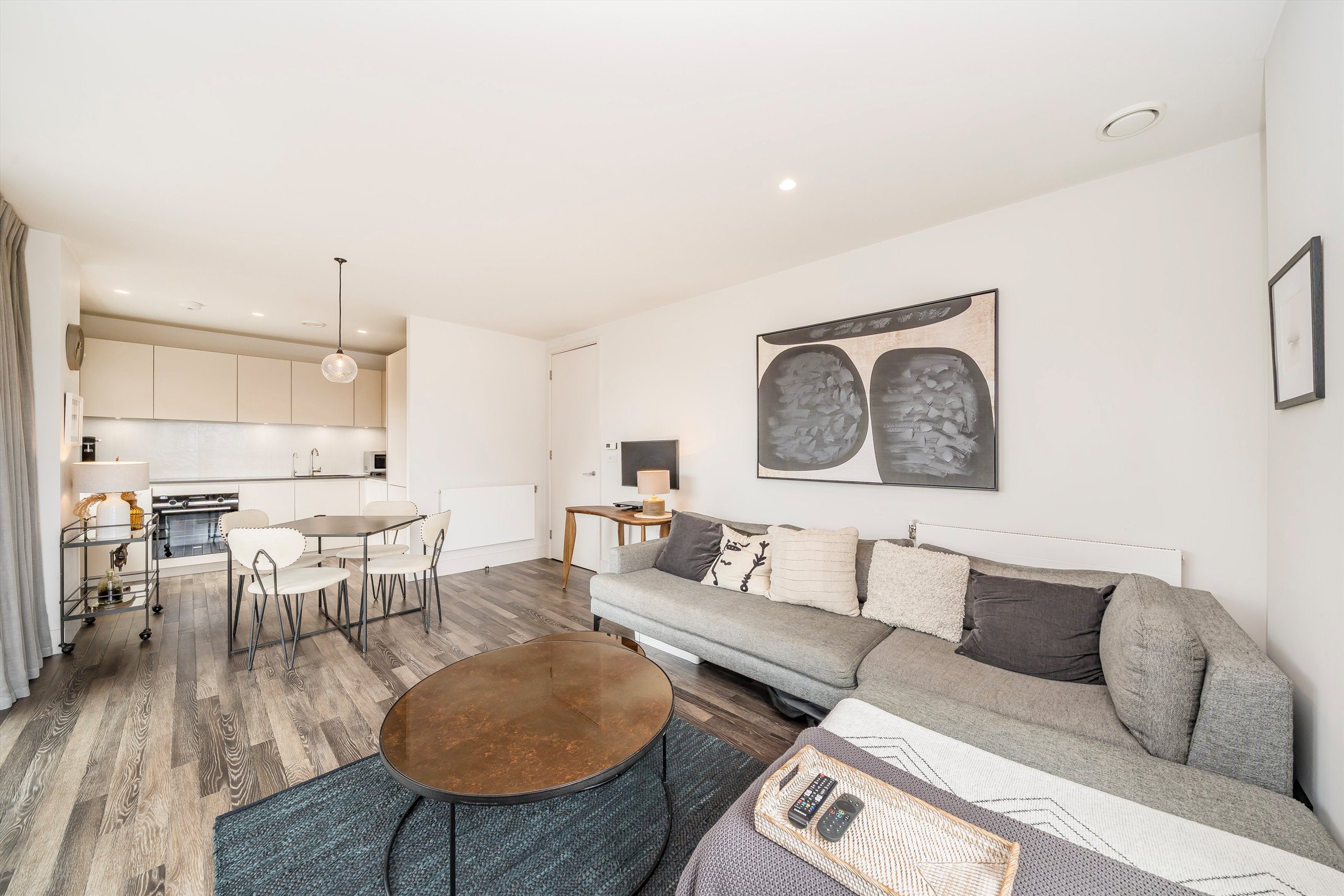 Flat Moulding Lane in Greater London