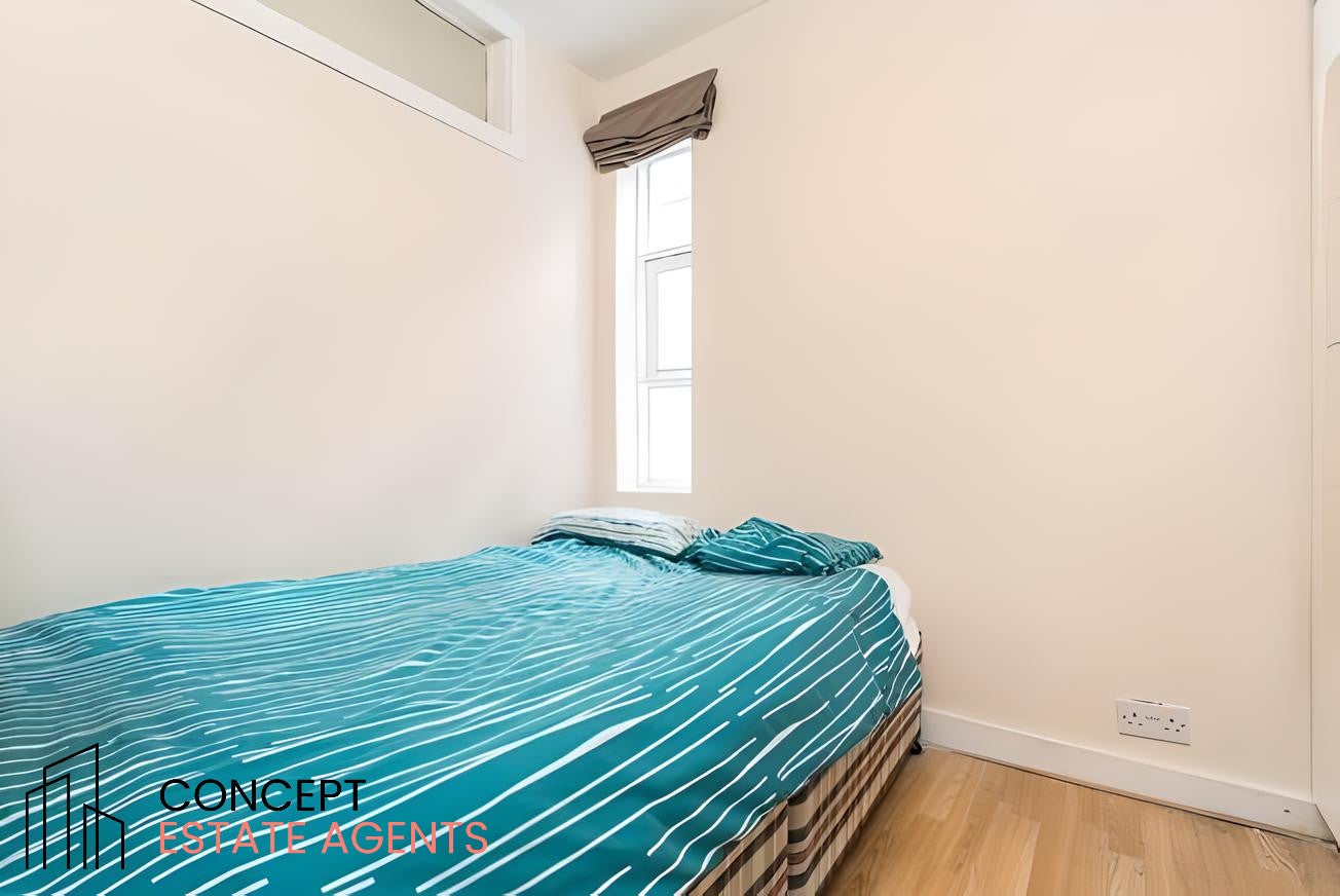 Flat Cathles Road in Greater London