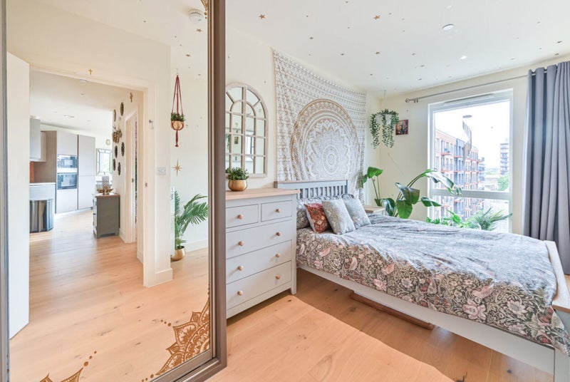 Room Thunderer Walk in Greater London