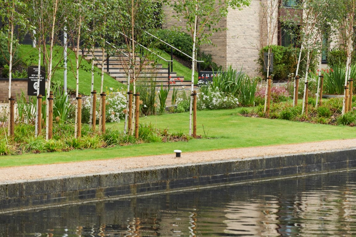 Flat Lockside Lane in Salford