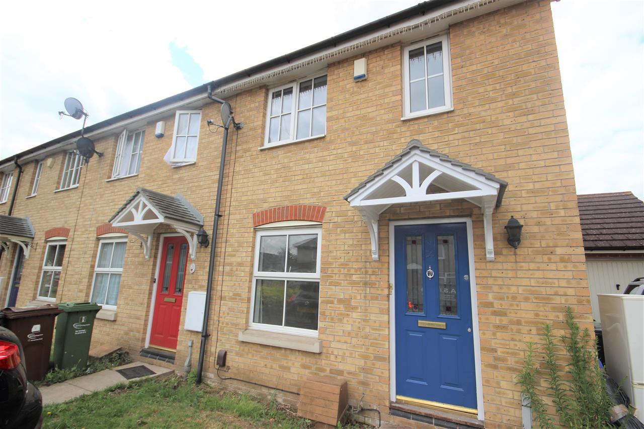 House Lodge Avenue in Greater London