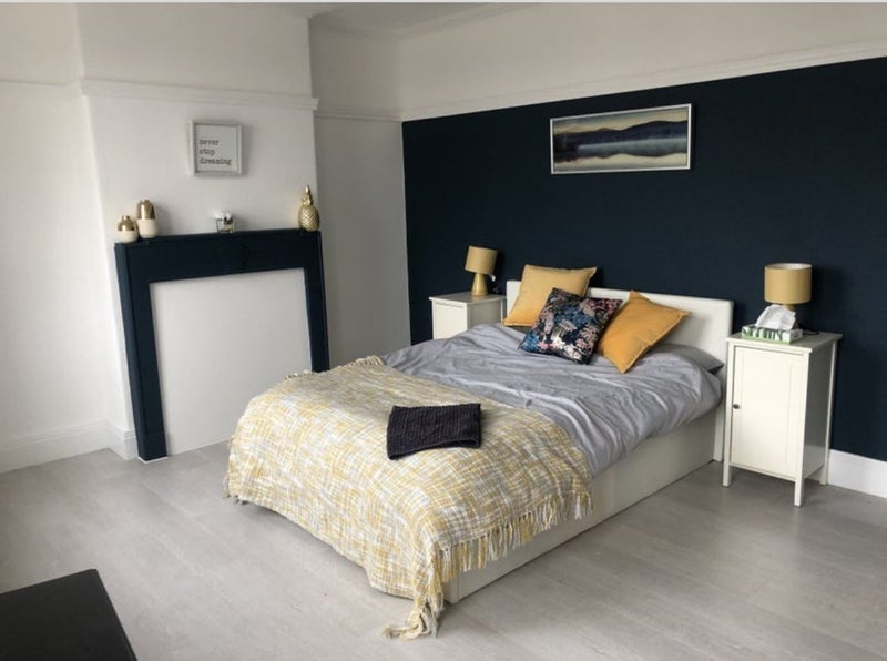 Flat Northfield Avenue in Greater London