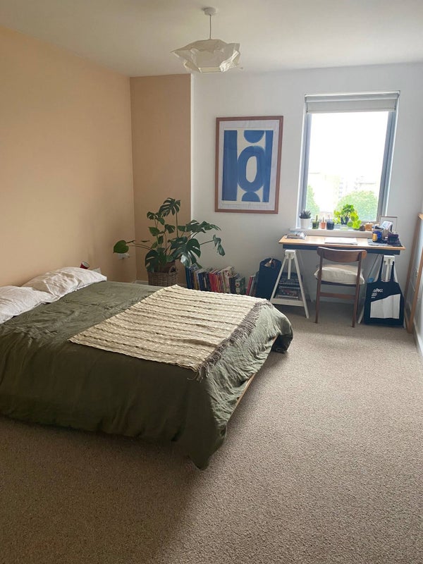 Room Wick Lane in Greater London