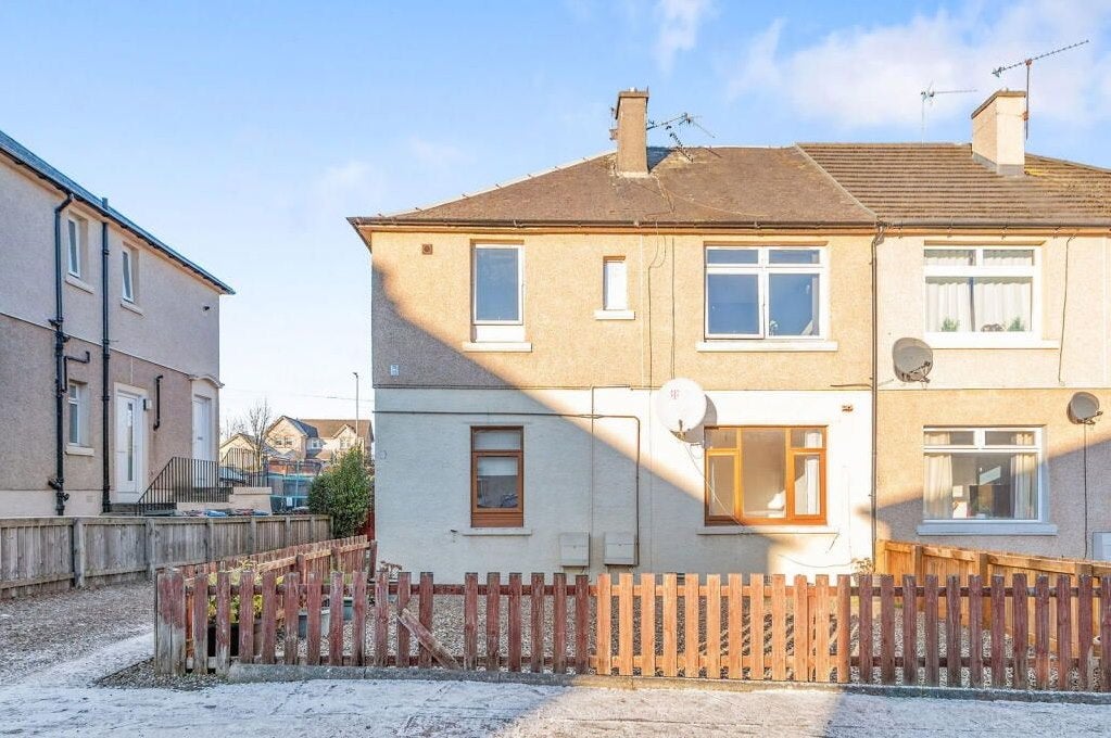 Flat Braemar Drive in Falkirk