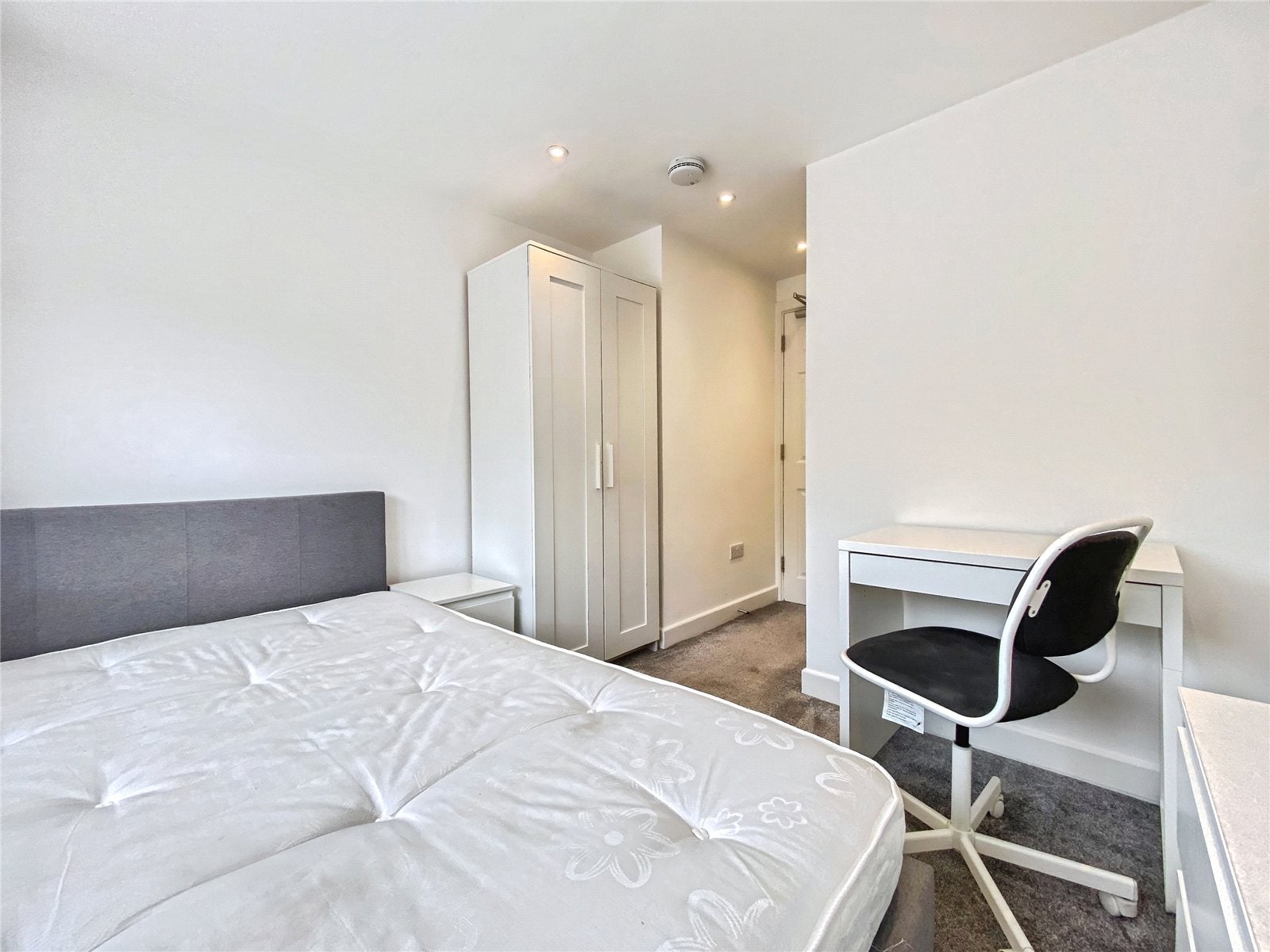 Room Whiteway Road in Bath