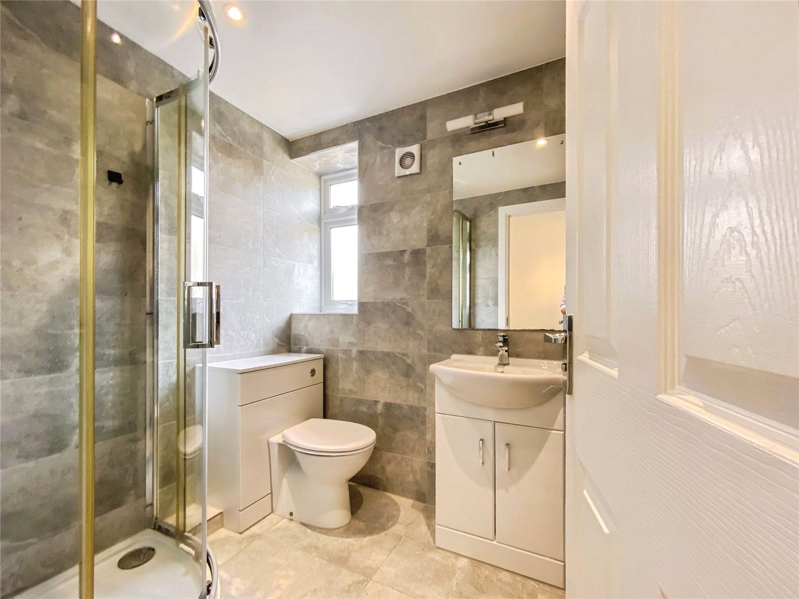 Room Whiteway Road in Bath