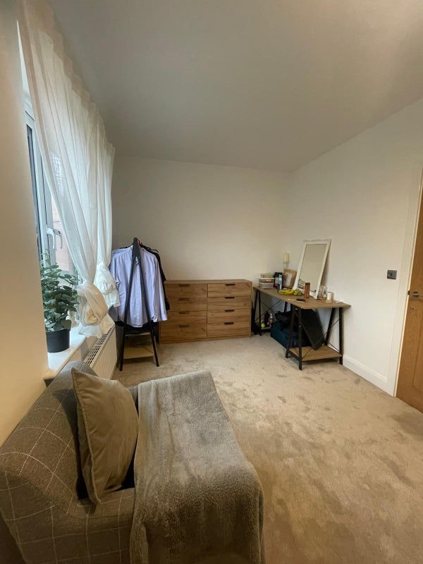 Room Stadium Ave in Newark and Sherwood