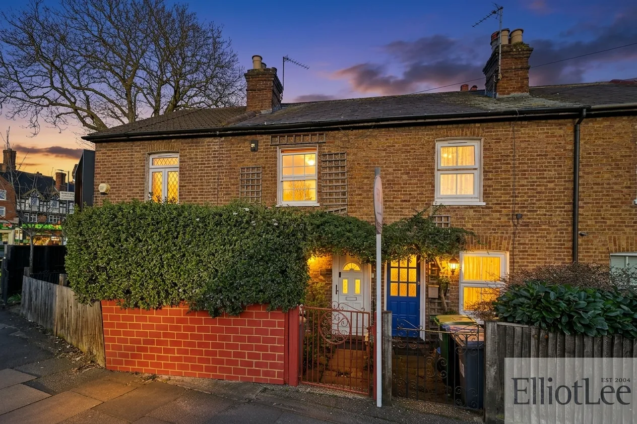 House Watford Road in Greater London