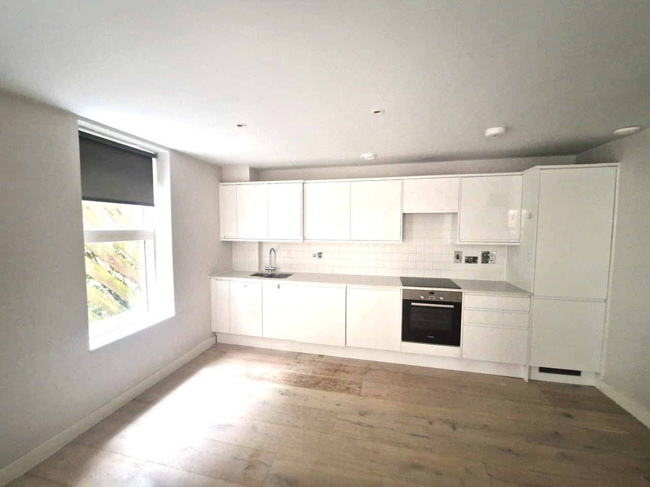 Flat Havannah Street in Greater London
