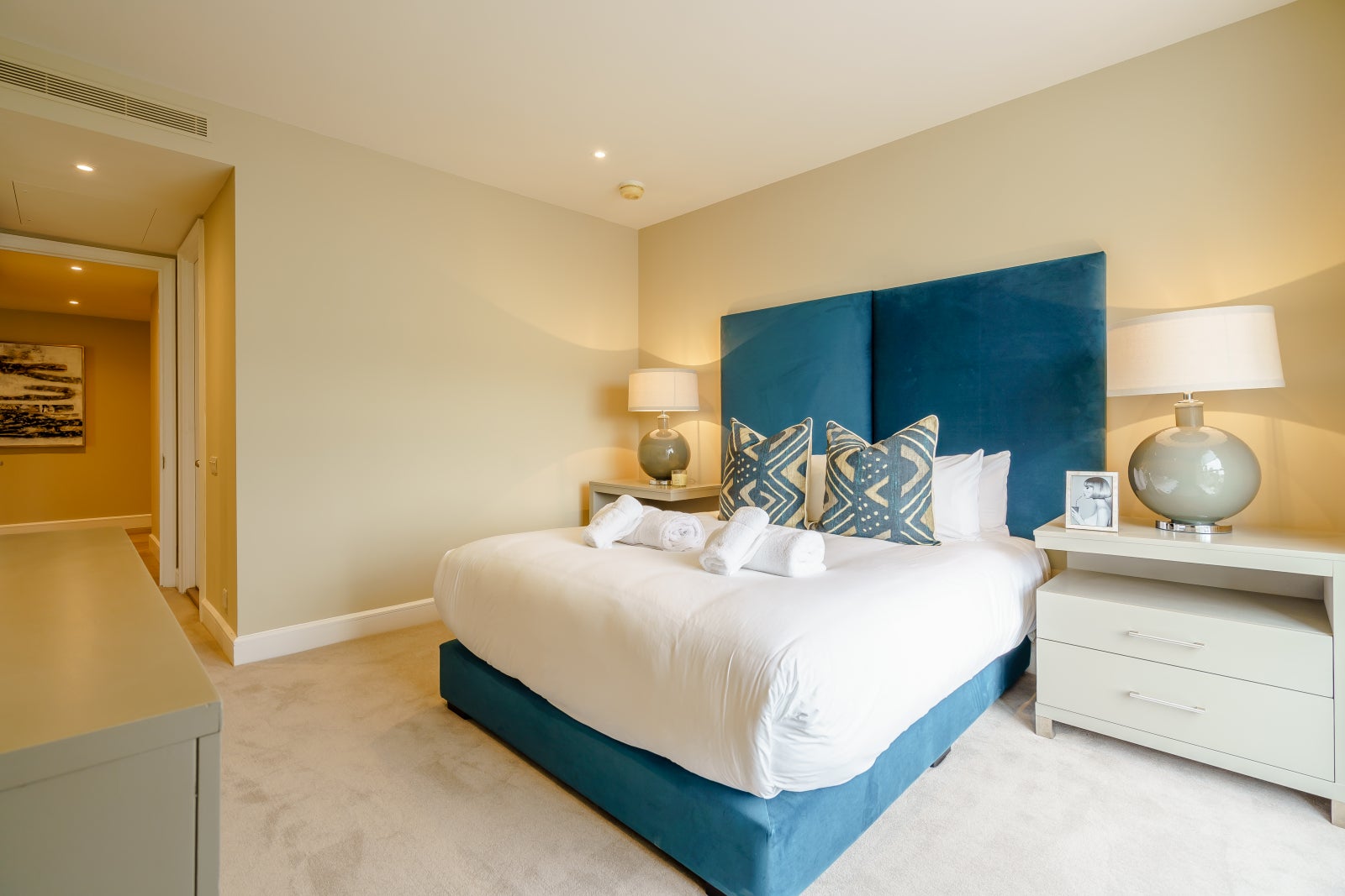 Flat Westferry Circus in Greater London