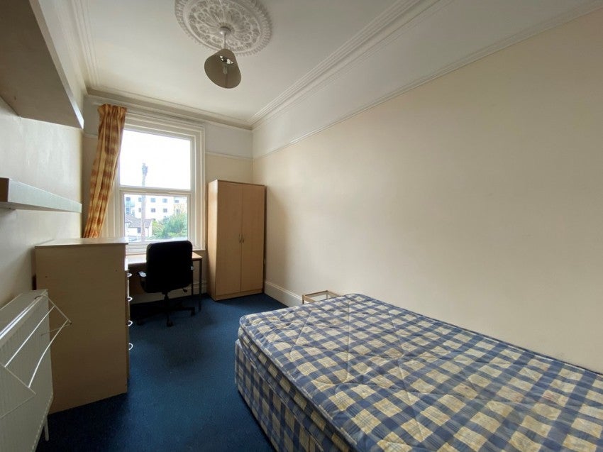 Flat Livingstone Road in Southampton