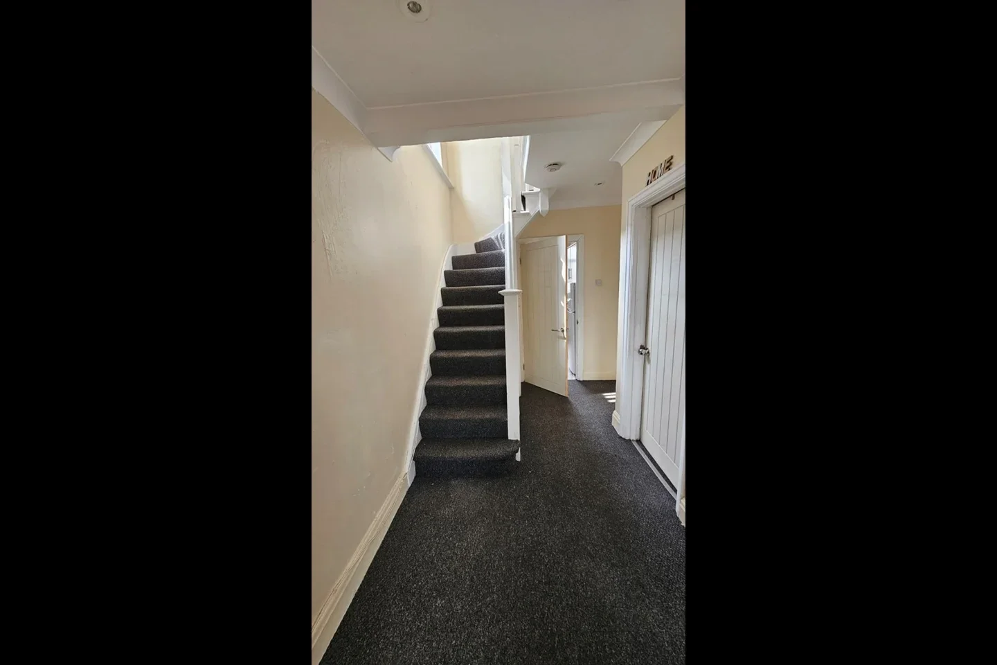 Room Windermere Avenue in Greater London