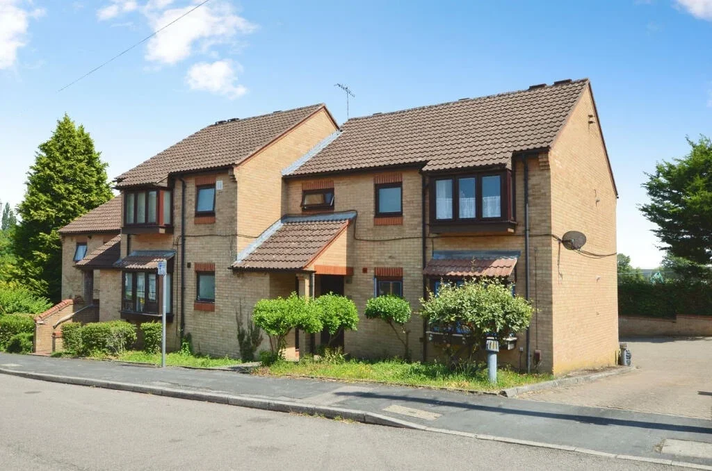 Flat London Road in Dacorum